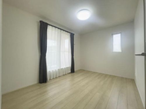 Modern 4-Bedroom House in Oita City - Thumbnail 4