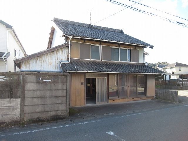 105-Year-Old Shop Building for Lease Near Kō Station, Toyokawa - Thumbnail 2