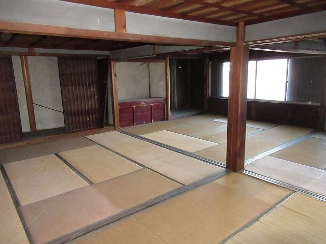 105-Year-Old Shop Building for Lease Near Kō Station, Toyokawa - Thumbnail 4