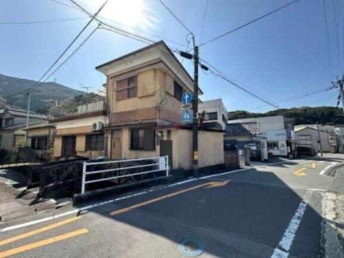 Renovated 5-Bedroom House for Sale in Saiki, Oita - Thumbnail 2