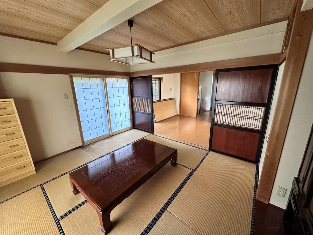 Ojiya City Detached House for Sale on Large 1109m² Corner Lot - Thumbnail 3