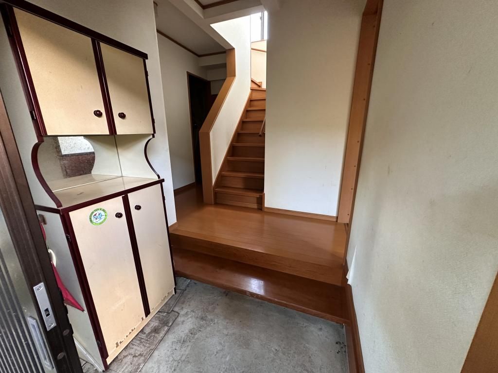 Ojiya City Detached House for Sale on Large 1109m² Corner Lot - Thumbnail 2