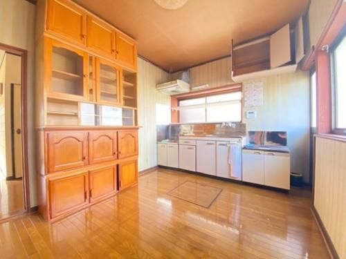 Spacious 4DK Detached House with Garage for Sale in Sanjo, Niigata - Thumbnail 2