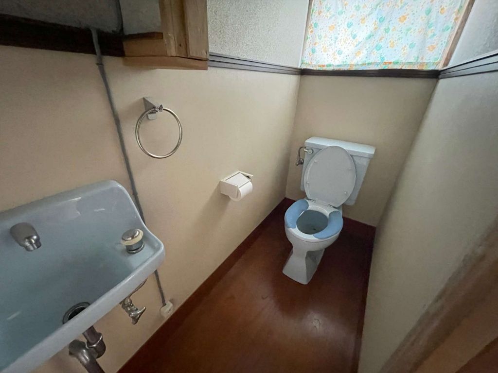 4DK Detached House for Sale in Toyama City, 172m² Land - Thumbnail 2
