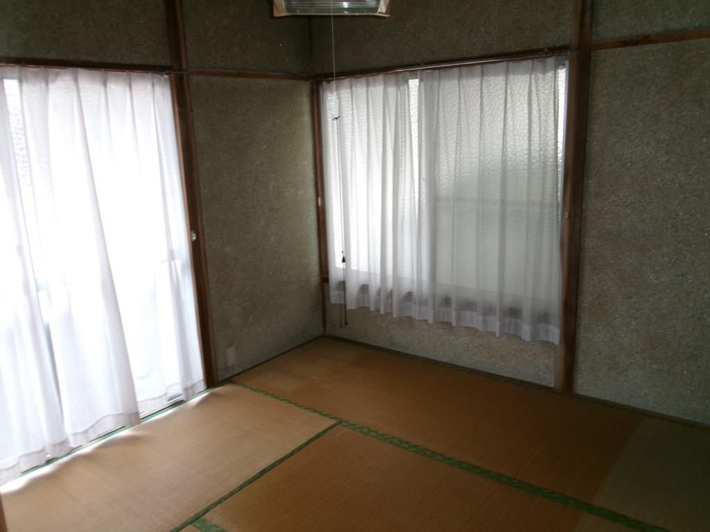 1969 3DK House for Sale in Quiet Matsuyama Neighborhood - Thumbnail 4