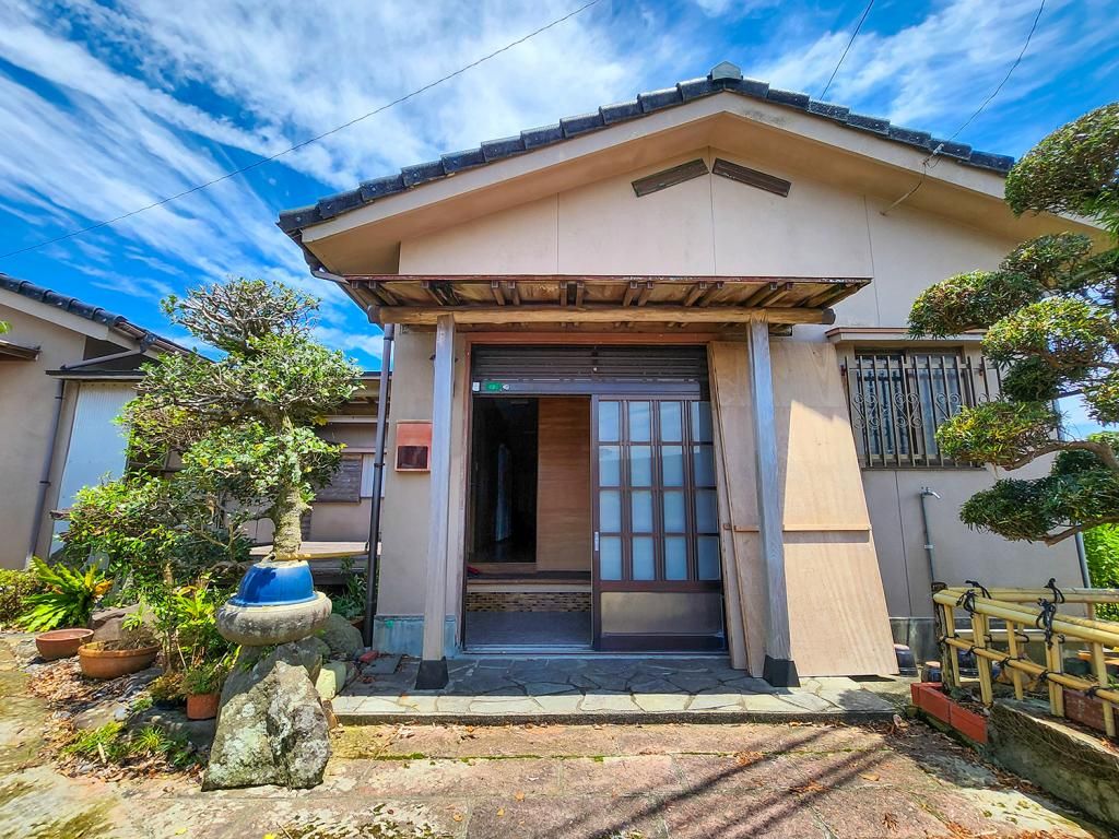 4DK Detached House for Sale in Makurazaki, Kagoshima - Thumbnail 3