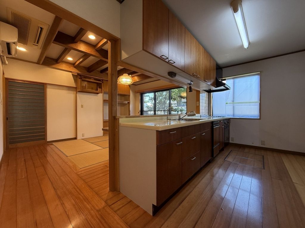 7SLDK Hirado Home with Sea Access & Termite Guarantee - Thumbnail 3