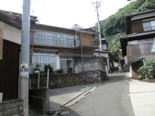 8DK House for Sale in Yawatahama with Sea Views | Akiya Bank - Thumbnail 3