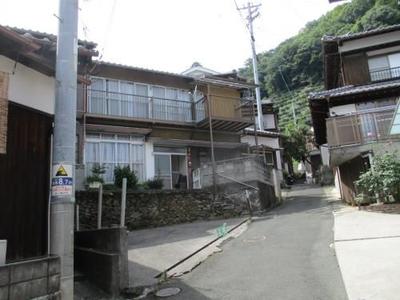 8DK House for Sale in Yawatahama with Sea Views | Akiya Bank — Image 2, Yawatahama, Ehime