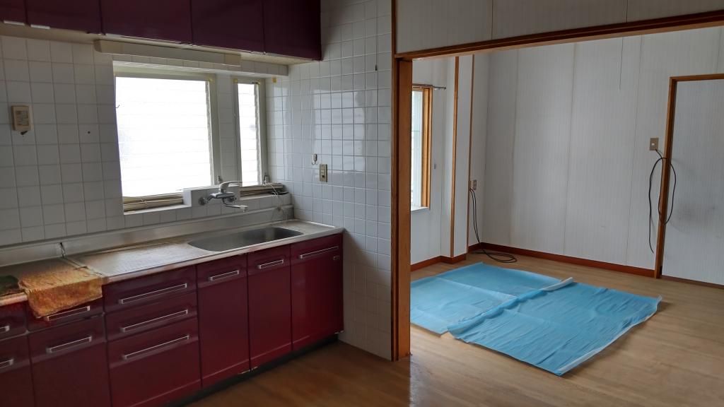 Former Restaurant & 4LDK Home in Central Kushima, Miyazaki - Thumbnail 4