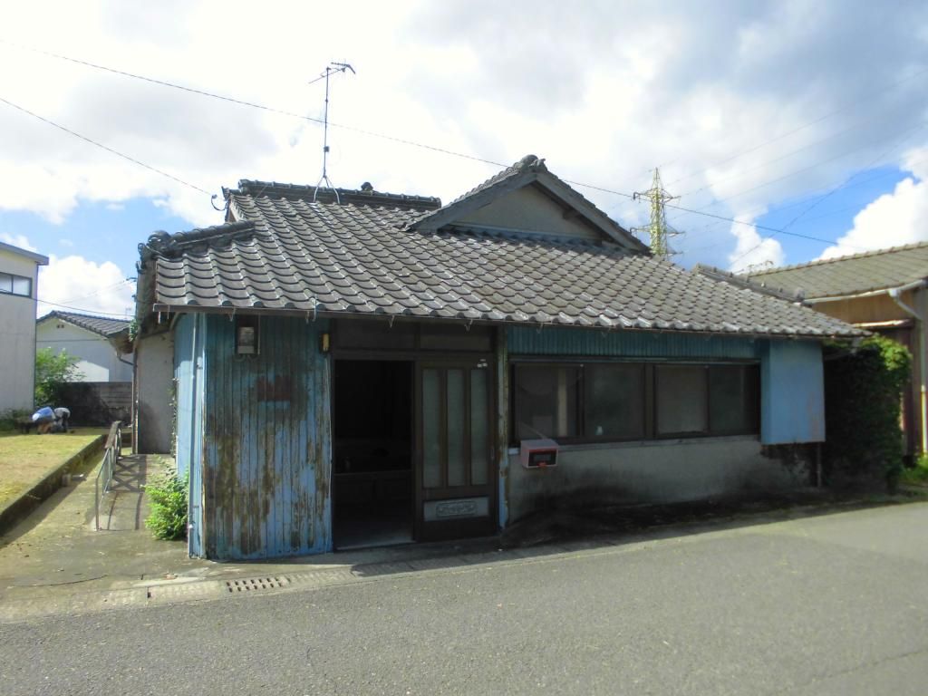 6DK Wooden House for Sale in Izumi City, Kagoshima - Thumbnail 2