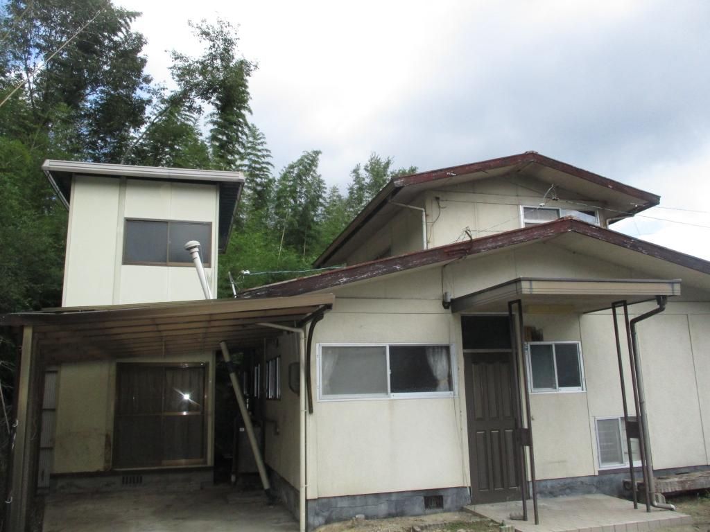 4DK Two-Story House with Garden in Kasaoka, Okayama - Thumbnail 2