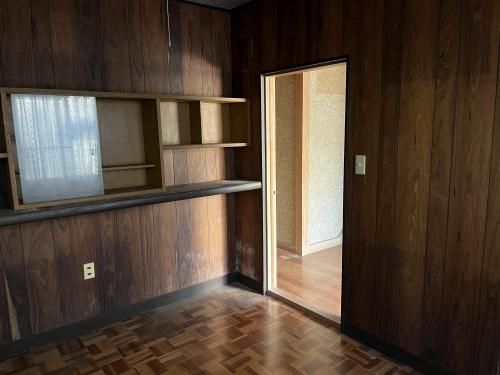 5DK Detached House for Sale in Matsuyama's Taizanji-cho - Thumbnail 2