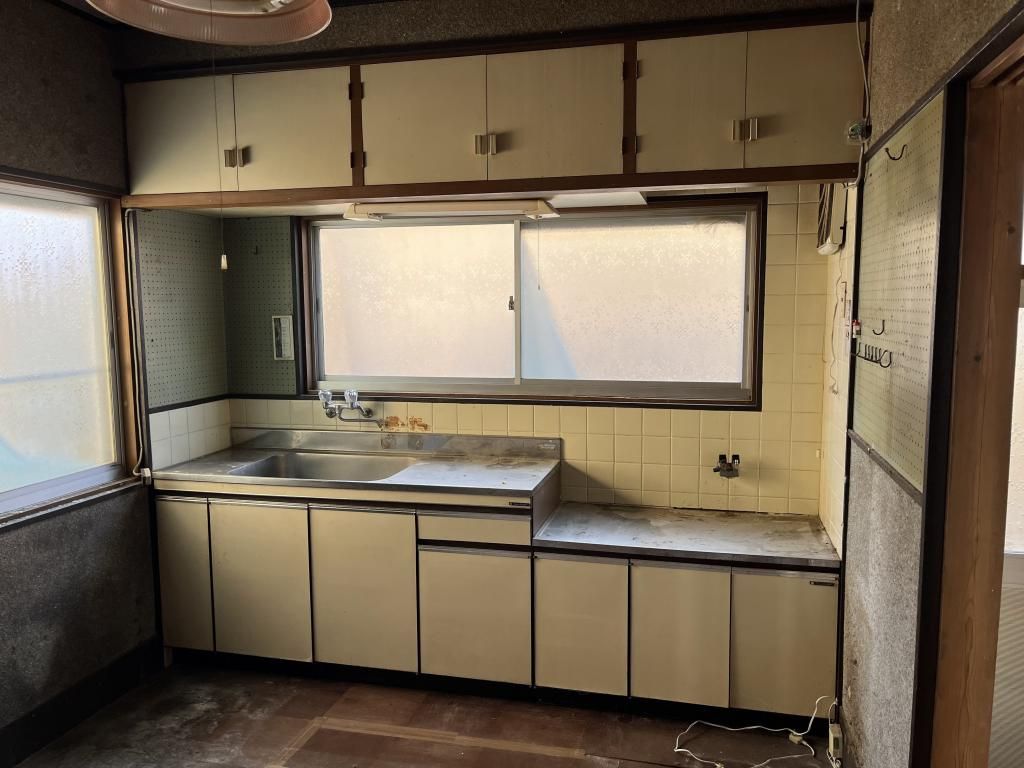 5DK Detached House for Sale in Matsuyama's Taizanji-cho - Thumbnail 4