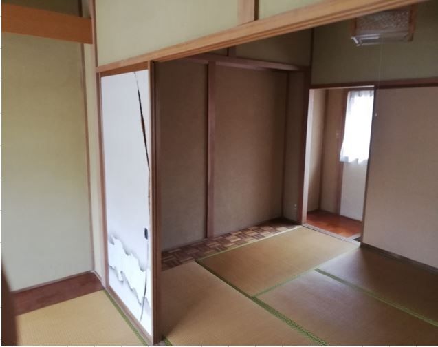6K Detached House for Sale in Toyama City, Toyama Prefecture - Thumbnail 3