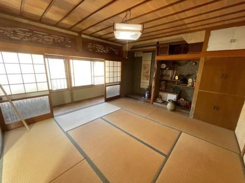 Seiyo City Akiya: 2-Storey House Near Sea, 8K Layout, 164 sqm - Thumbnail 4