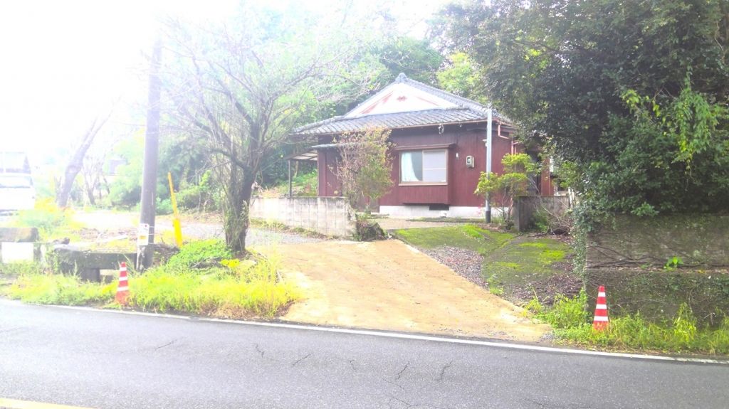 Spacious Farmhouse with Land for Sale in Kimotsuki, Kagoshima - Thumbnail 2