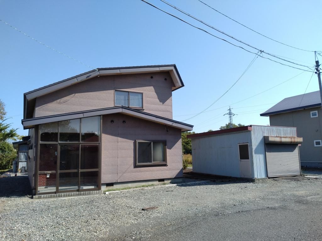 4LDK House for Sale on 570sqm Corner Lot in Kuriyama, Hokkaido - Thumbnail 2
