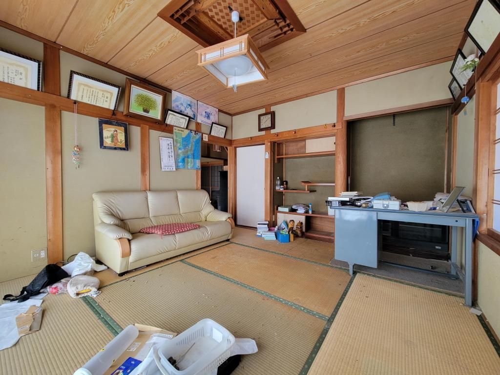 Spacious 6DK House with Large Land & Warehouse in Shoo Town, Okayama - Thumbnail 4