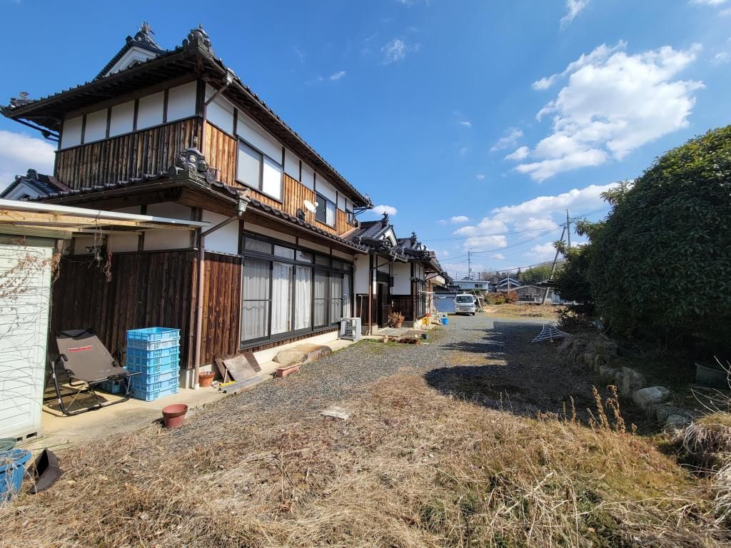 Spacious 6DK House with Large Land & Warehouse in Shoo Town, Okayama - Main Image