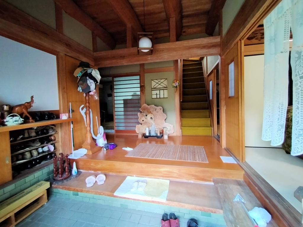 6LDK Antique-Furnished House for Rent with Garden in Gose, Nara - Thumbnail 2