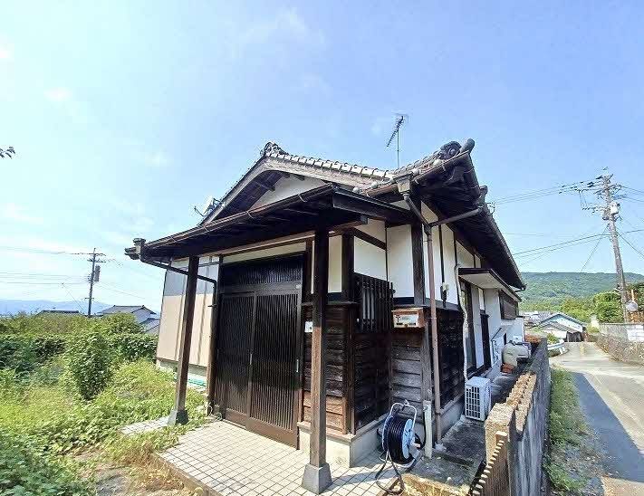 1991 3DK House for Sale in Uki City, Kumamoto - Thumbnail 2