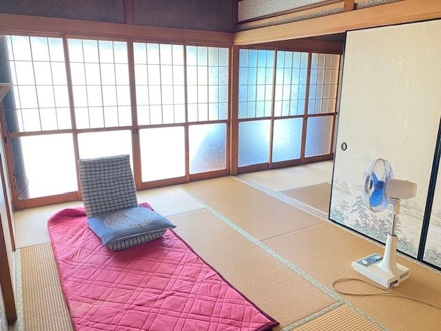 2LDK Detached House on 826 sqm Corner Lot in Mitake, Gifu - Thumbnail 3