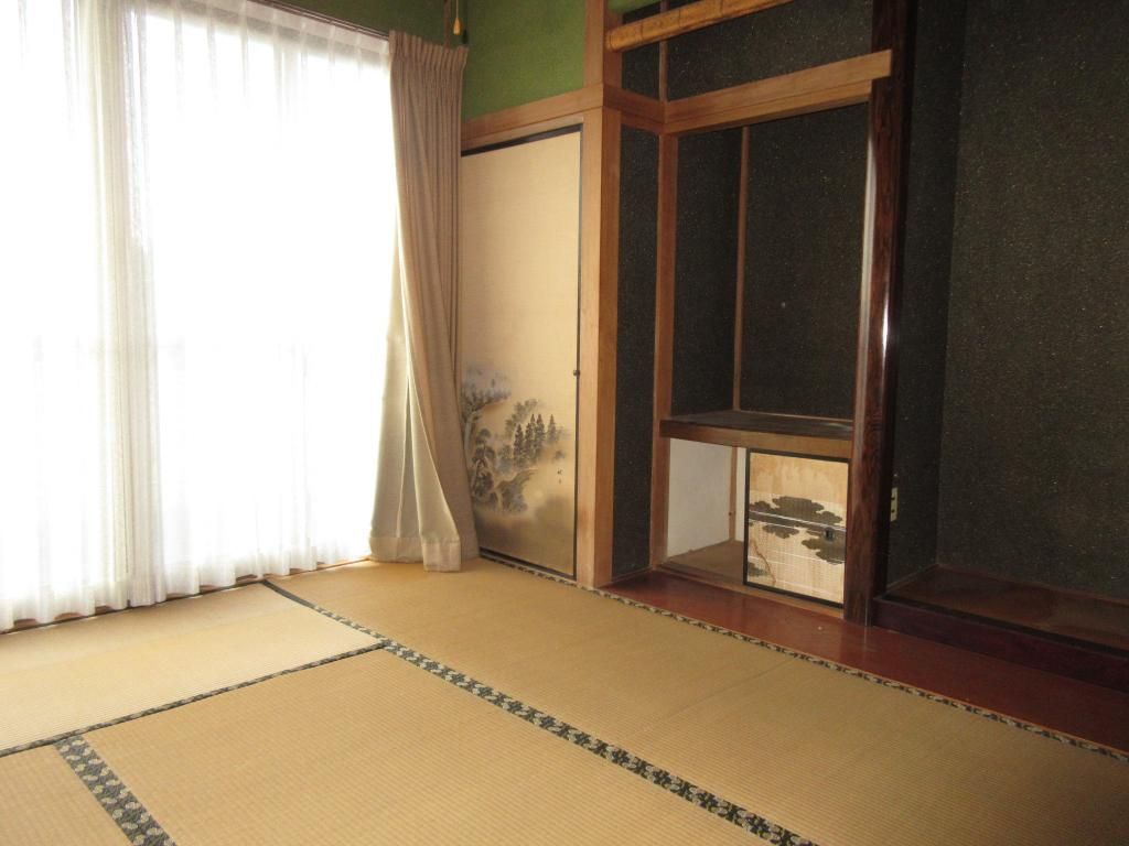5-Bedroom Detached House for Sale in Yufu City, Oita - Thumbnail 4