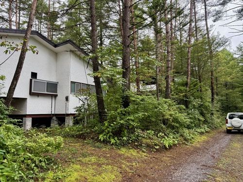Spacious 330 sqm Plot with 2DK House in Tsumagoi Village, Gunma - Thumbnail 2