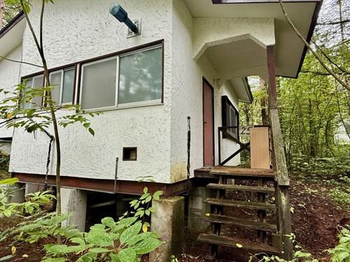 Spacious 330 sqm Plot with 2DK House in Tsumagoi Village, Gunma - Thumbnail 4
