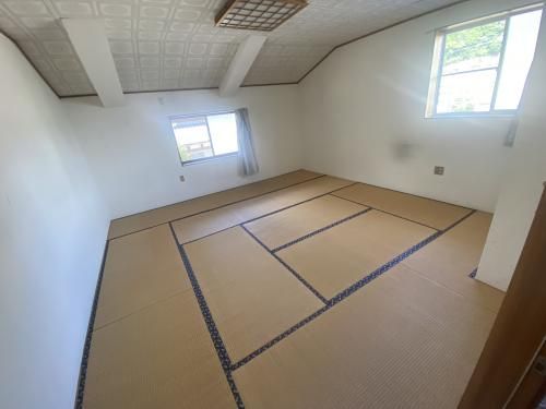 Spacious 11LDK Traditional House for Sale in Gujo City, Gifu - Thumbnail 2