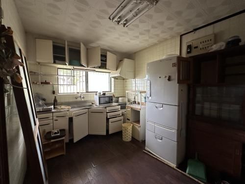 Spacious 8DK House in Minamikyushu City - Thumbnail 2