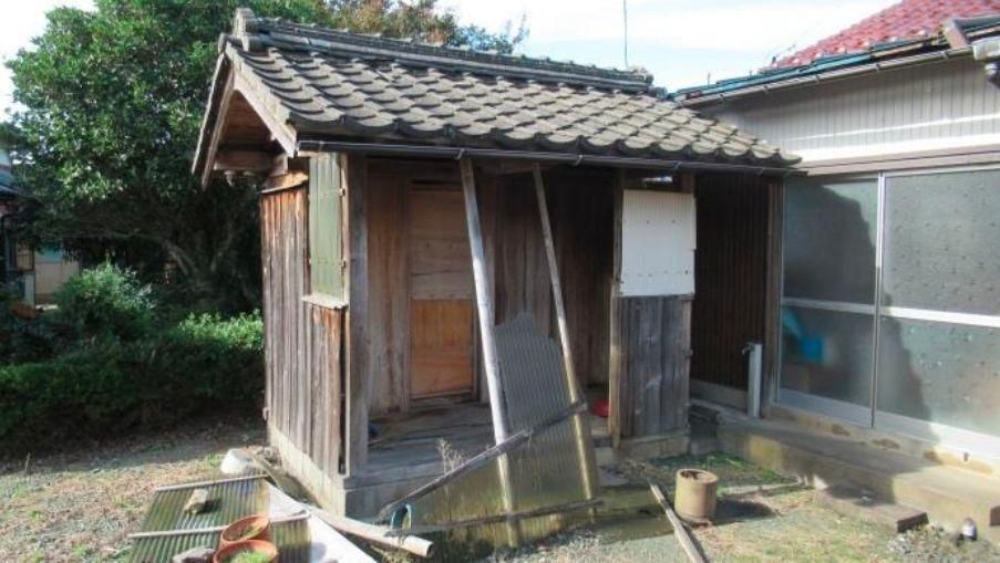 5-Bedroom Traditional House with Guest House for Sale in Mihama, Fukui - Thumbnail 4