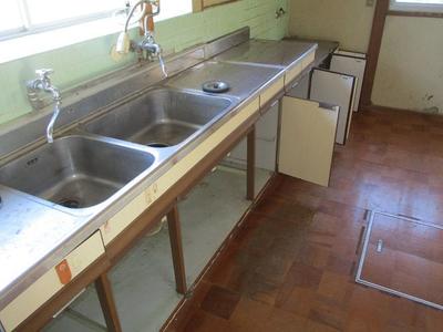 Traditional 2DK House in Taku City with Large Land Plot — Image 3, Taku, Saga