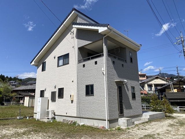 4LDK Modern House for Sale in Nakatsugawa, Gifu - Move-in Ready - Thumbnail 3
