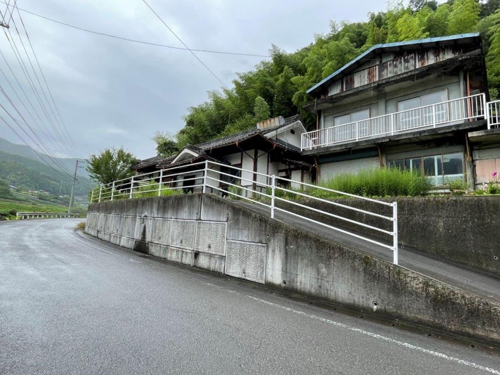 5DK Pet-Friendly House for Rent in Seiyo City, Ehime - Thumbnail 2