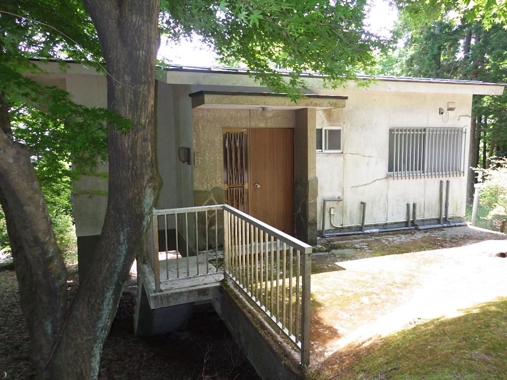 1LDK Hot Spring House for Sale in Kirishima Resort Area - Thumbnail 2