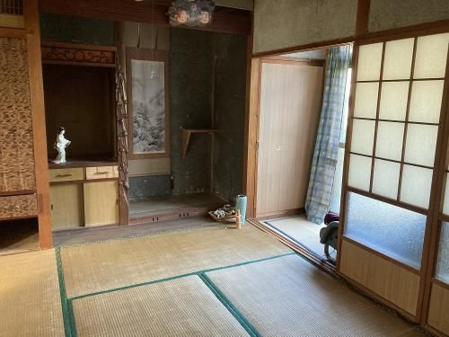 Single-Story Ibusuki Home Near Sea with Land, 1965 Build - Thumbnail 2