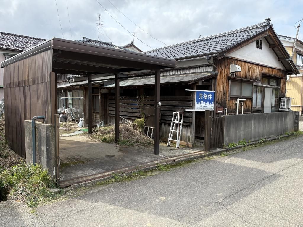 Compact 5DK Vacant House for Sale in Sanjo City, Niigata - Thumbnail 2