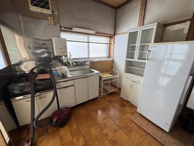Spacious 10DK House with Dual Kitchens in Tokamachi, Niigata — Image 4, Tokamachi, Niigata