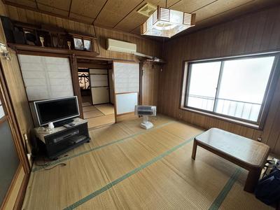 Spacious 10DK House with Dual Kitchens in Tokamachi, Niigata — Image 2, Tokamachi, Niigata