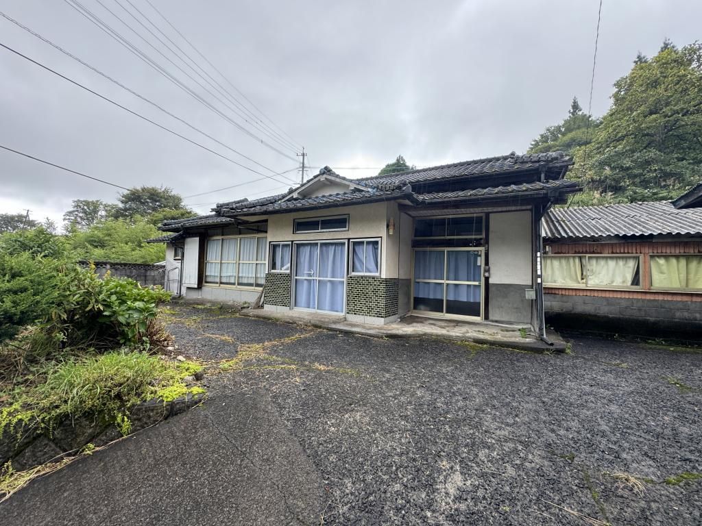 1960 Traditional House in Kokonoe Town with Mountain Views - Main Image