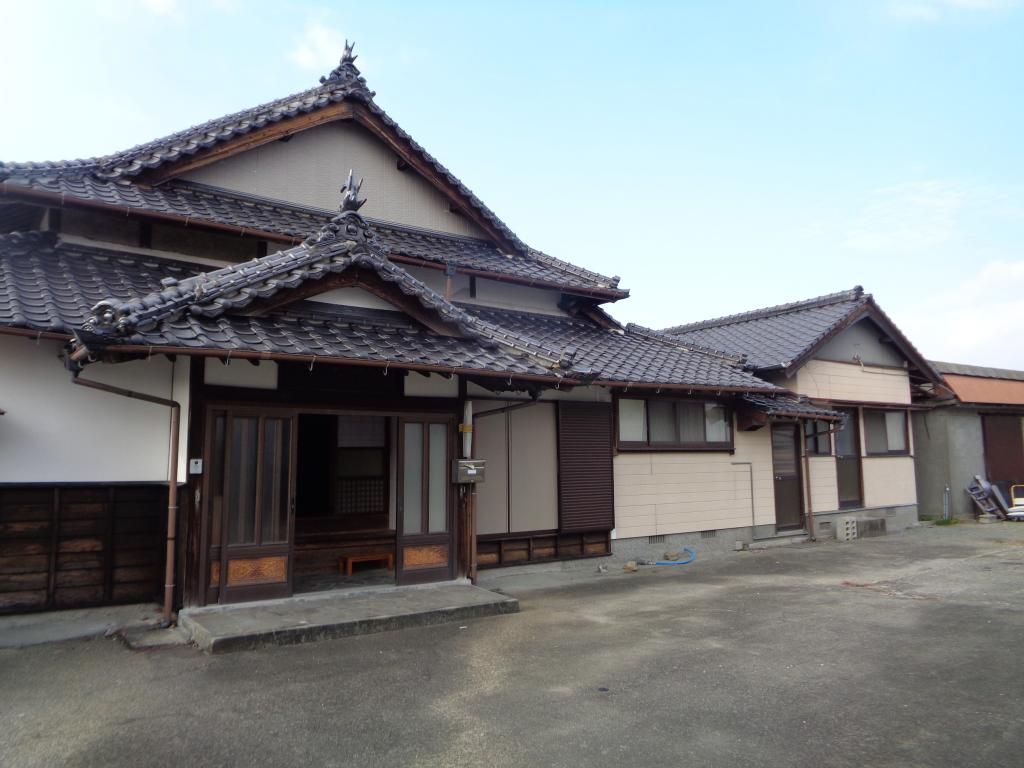9DK Family Home on Large Corner Lot in Yatsushiro, Kumamoto - Thumbnail 3
