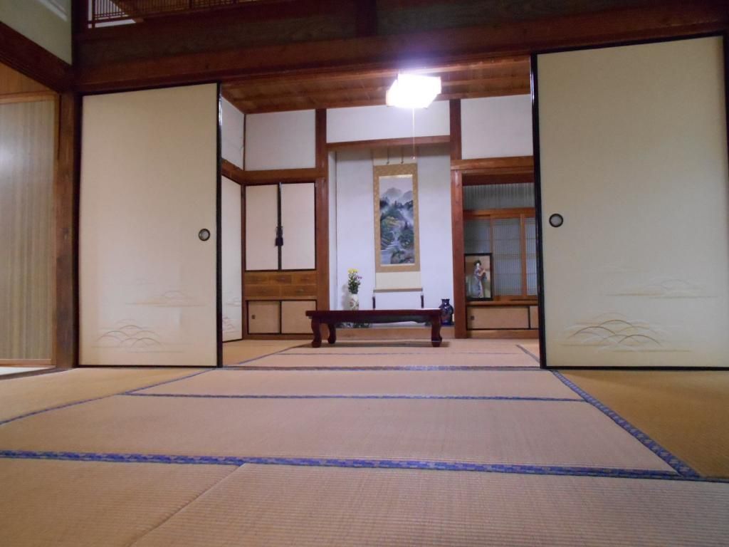 5DK Traditional House for Sale in Quiet Ebino City, Miyazaki - Thumbnail 4