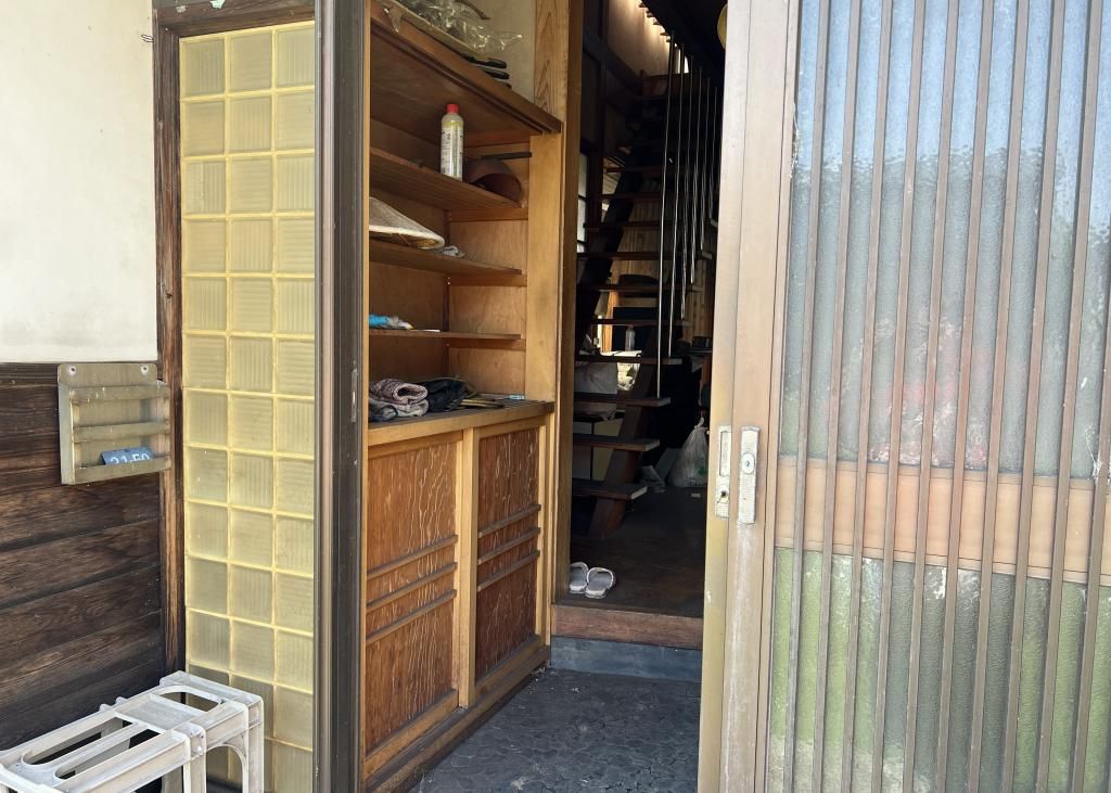 Former Factory Home in Sanjo with Large Windows - Thumbnail 3