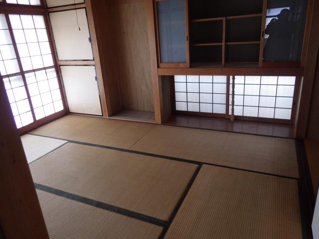 All-Electric 3DK House for Sale in Tobe Town, Ehime - Thumbnail 4