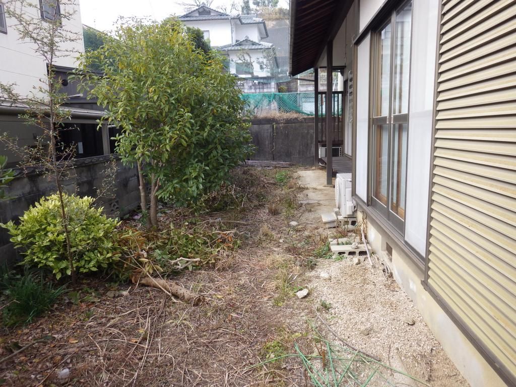 All-Electric 3DK House for Sale in Tobe Town, Ehime - Thumbnail 2