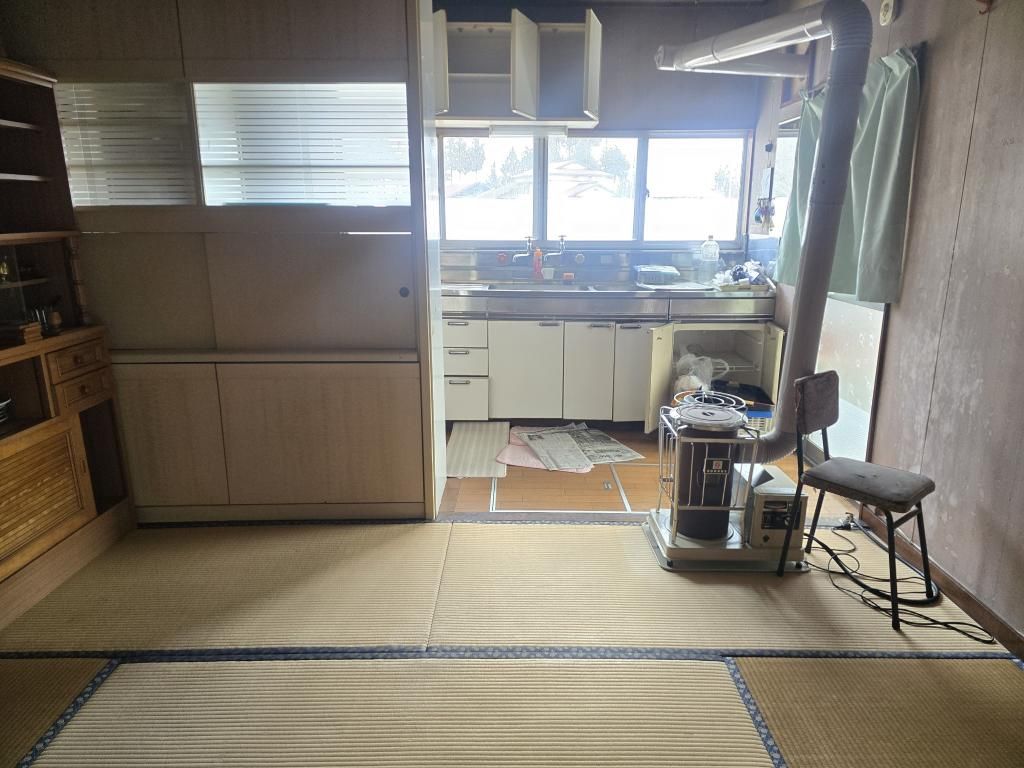 Spacious 3K Akiya House for Sale in Hachimantai, Iwate - Thumbnail 2