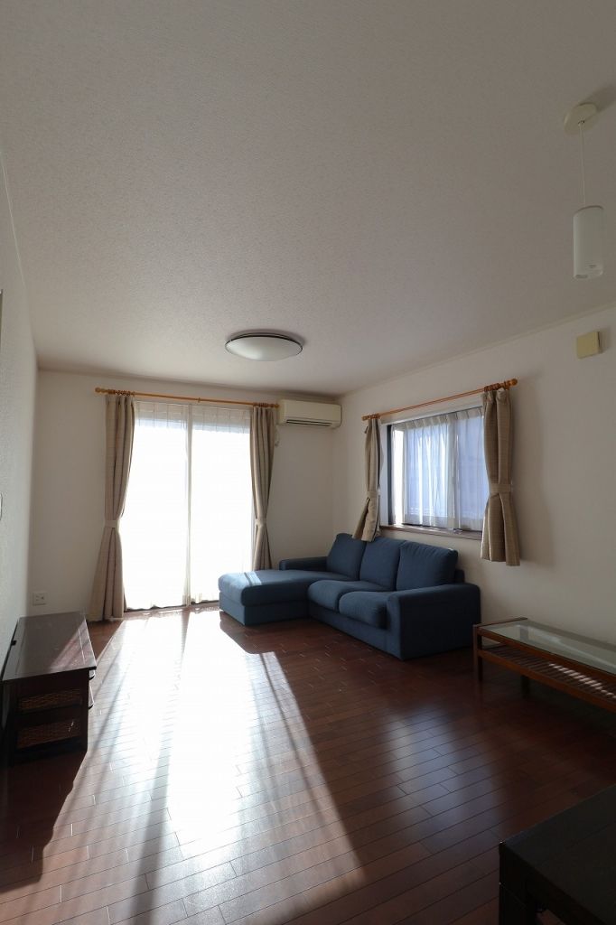 4LDK Solar-Powered Detached House for Sale in Tochigi City - Thumbnail 3