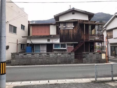 2.5 Million Yen Fixer-Upper House in Seiyo City, Ehime - Thumbnail 2